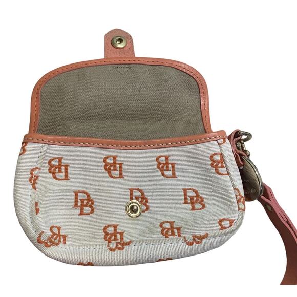 Dooney And Bourke Wristlet Orange Rust Wallet Signature Logo Cream Strap - Picture 3 of 11